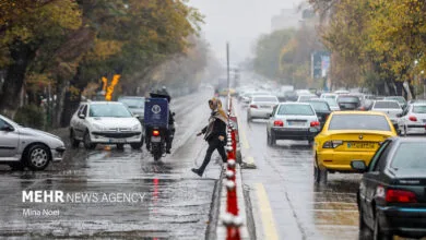 ترافیک سنگین در بزرگراهها و معابر همزمان با بارش باران در تهران ترافیک سنگین در بزرگراهها و معابر همزمان با بارش باران در تهران