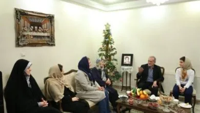 دیدار پزشکیان با خانواده دو شهید مسیحی دفاع مقدس دیدار پزشکیان با خانواده دو شهید مسیحی دفاع مقدس
