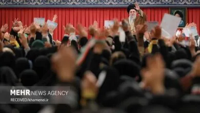 این نقدها به رهبر انقلاب وارد نیست؛ در حوزه زنان از رهبری عقب هستیم