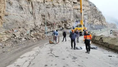 به علت ریزش سنگ، محور کندوان بسته شد