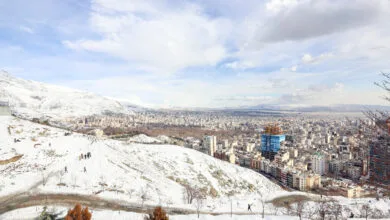 گشت و گذار در بام های برفی گشت و گذار در بام های برفی