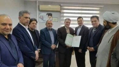اهدای سند مالکیت فرمانداری و شهرک صنعتی فومن