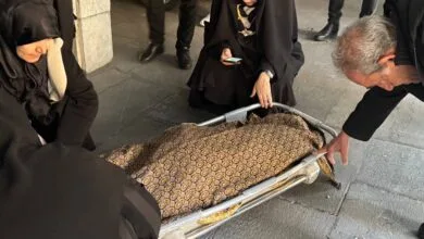 مراسم تشییع مرحومه منیره گرجی بدون تشریفات مرسوم برگزار شد