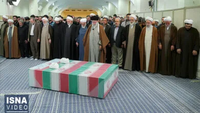 ویدیو/ اقامه نماز رهبر انقلاب بر پیکر شهدای عدالت