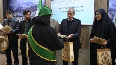 احکام ۳۳ شهردار مدرسه در تهران اهدا شد
