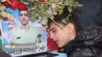 برکت خون شهید درخت انقلاب را پربارتر می کند برکت خون شهید درخت انقلاب را پربارتر می کند