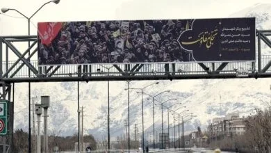 اکران تصاویر بازتاب تشییع شهید سید حسن نصرالله در سطح شهر تهران