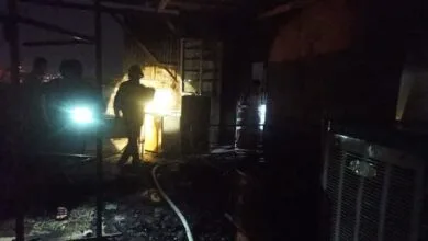 مهار آتشسوزی در ساختمان قدیمی مهار آتشسوزی در ساختمان قدیمی