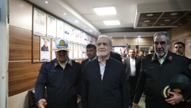 پزشکیان از ستاد فرماندهی راهور تهران بازدید کرد پزشکیان از ستاد فرماندهی راهور تهران بازدید کرد