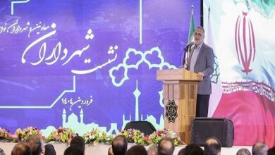 زاکانی: مسئولان نباید اجازه دهند اقتصاد ایران به مذاکره پیوند بخورد زاکانی: مسئولان نباید اجازه دهند اقتصاد ایران به مذاکره پیوند بخورد