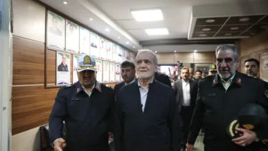 حضور پزشکیان در ستاد فرماندهی پلیس راهنمایی و رانندگی تهران بزرگ
